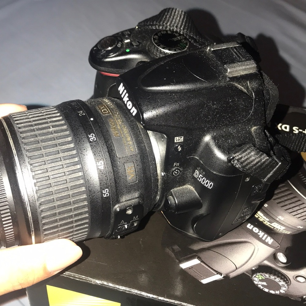 Used SLR Nikon camera - Picture 2 of 7